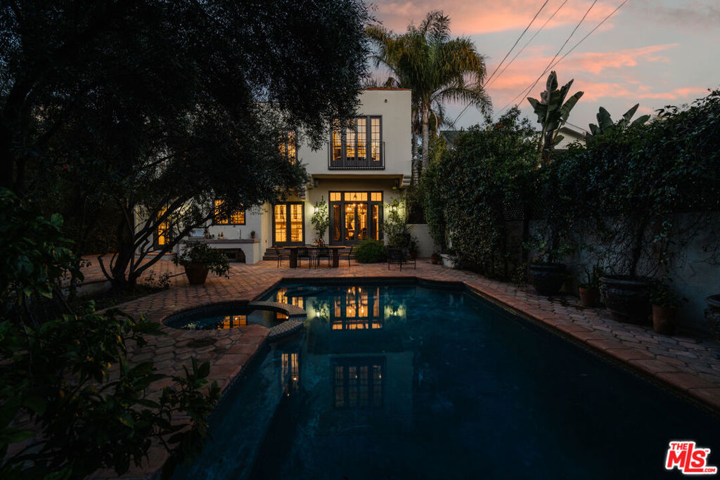 1929 N Hobart Boulevard