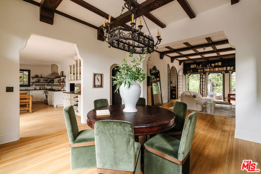 1929 N Hobart Boulevard