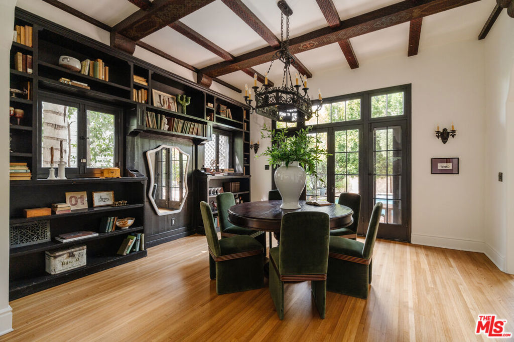 1929 N Hobart Boulevard