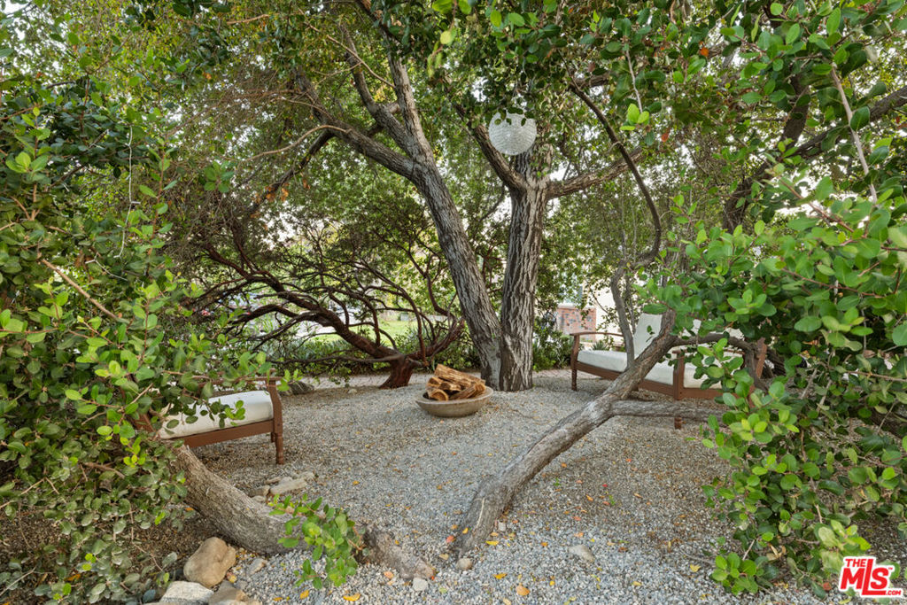719 Northwestern Drive