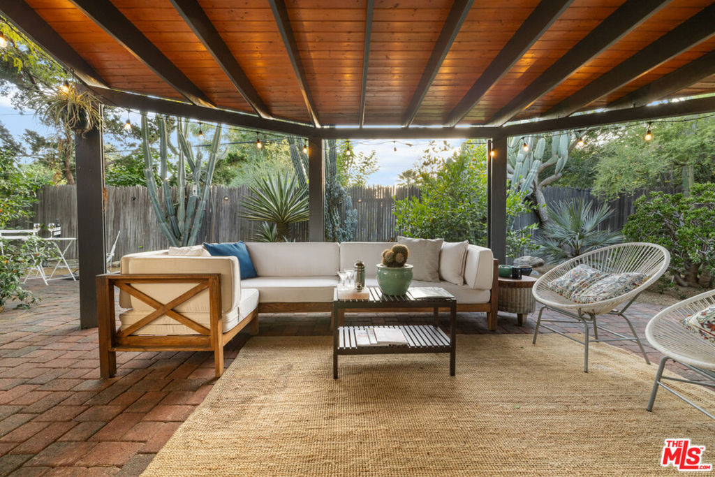 719 Northwestern Drive