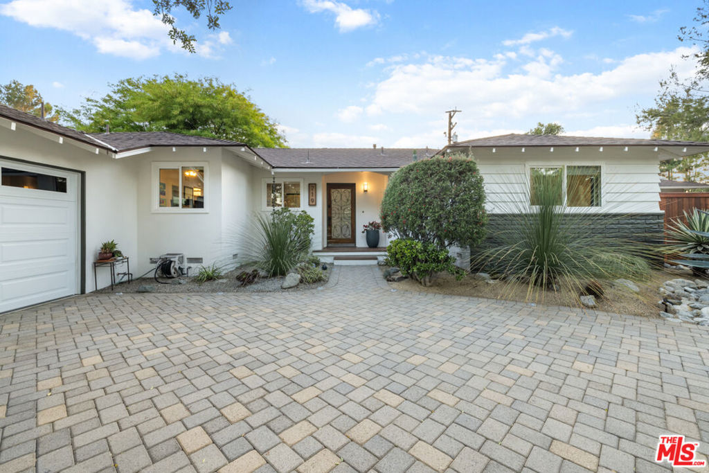 719 Northwestern Drive