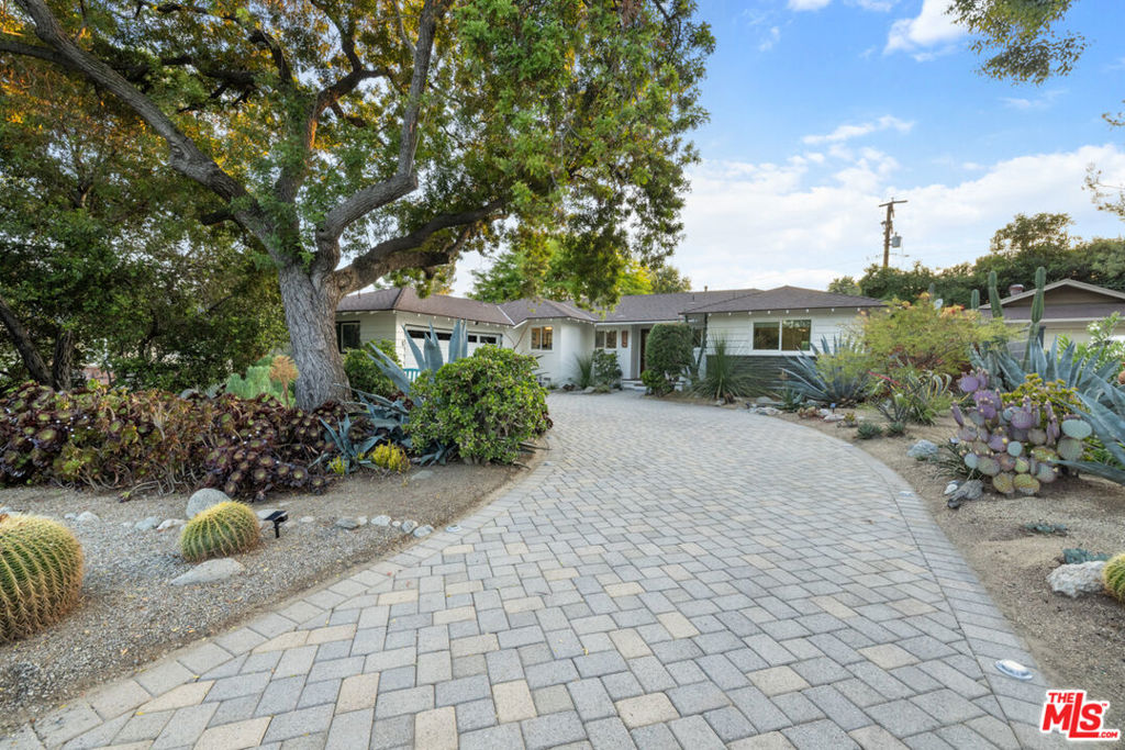 719 Northwestern Drive