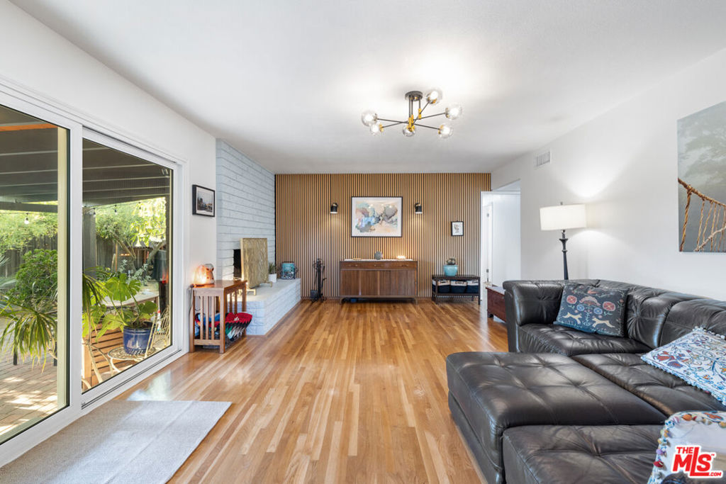 719 Northwestern Drive