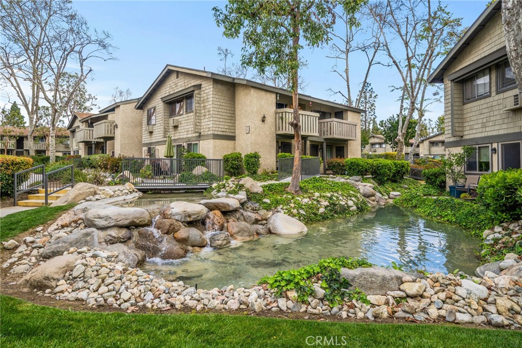 960 E Bonita Avenue 93