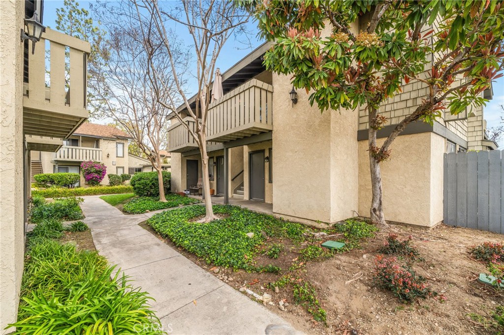 960 E Bonita Avenue 93