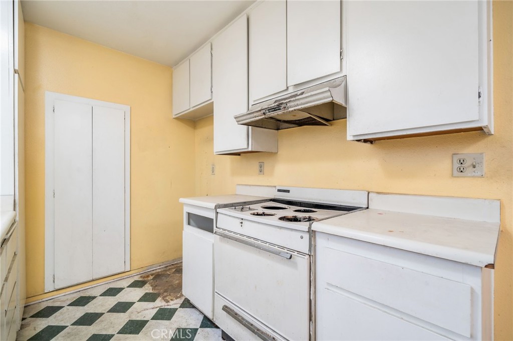 960 E Bonita Avenue 93
