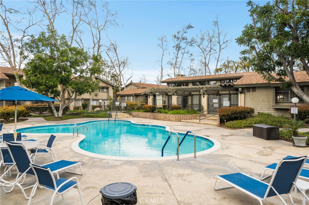 960 E Bonita Avenue 93