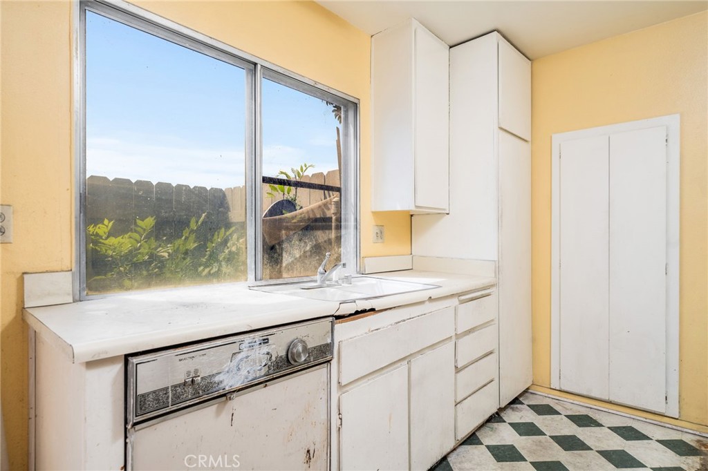 960 E Bonita Avenue 93