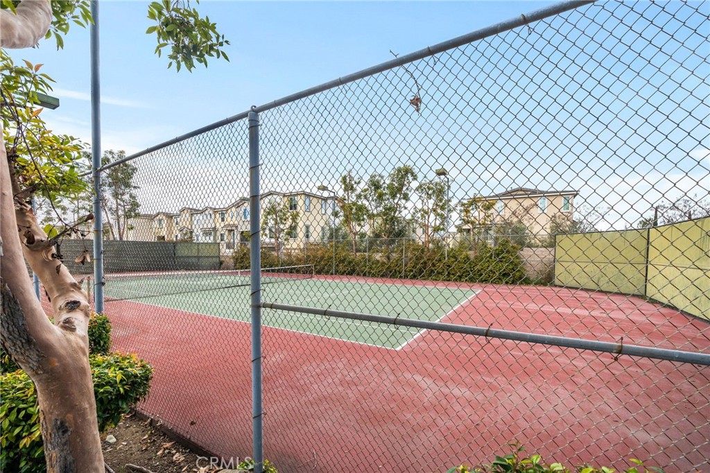 960 E Bonita Avenue 93