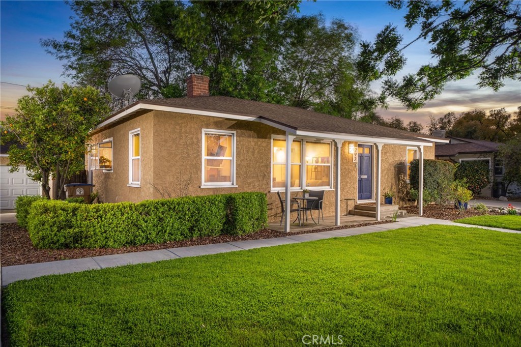 292 W Oak Park Drive