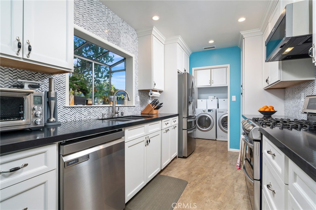 292 W Oak Park Drive