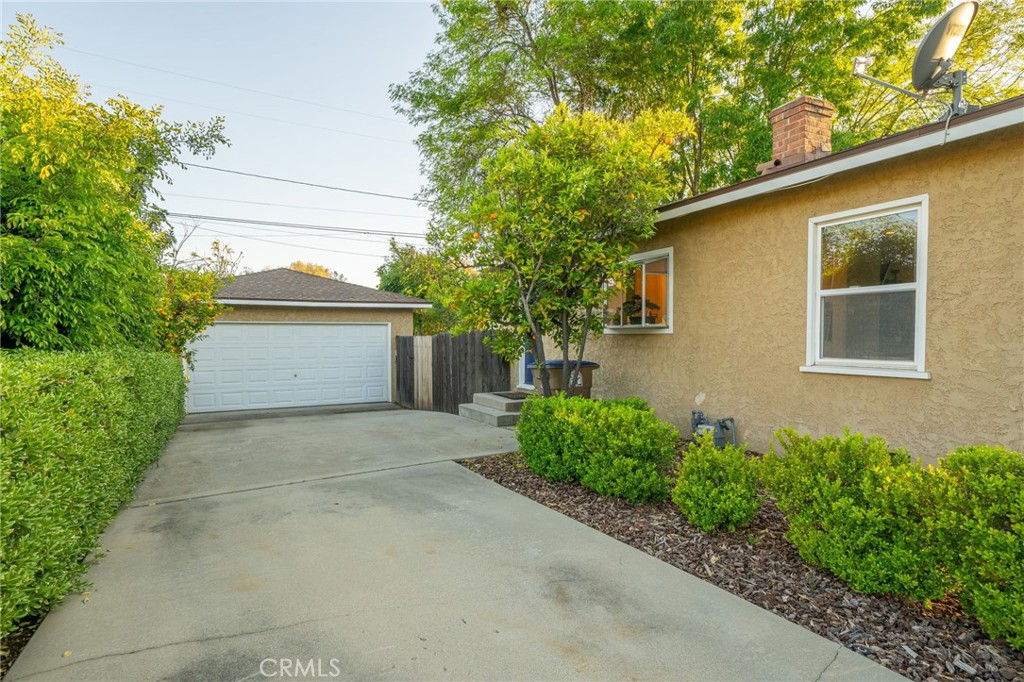 292 W Oak Park Drive