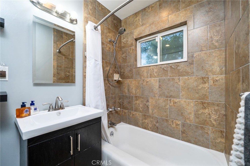 292 W Oak Park Drive