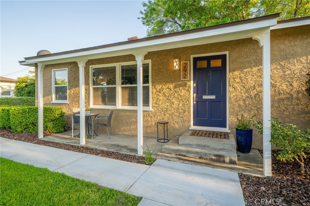 292 W Oak Park Drive