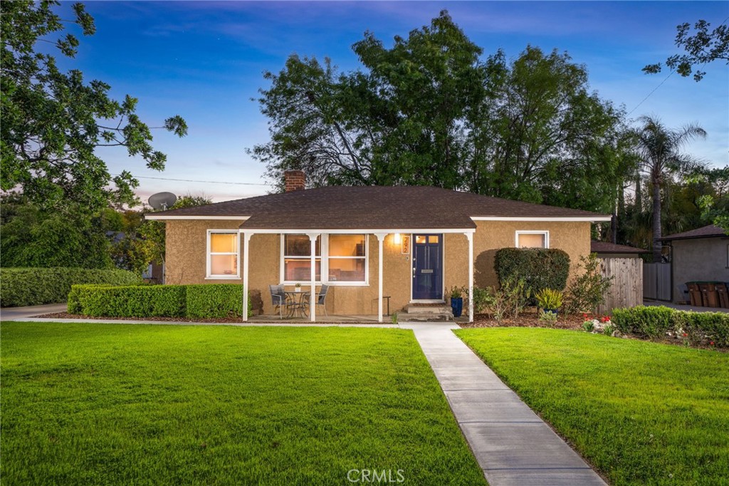 292 W Oak Park Drive