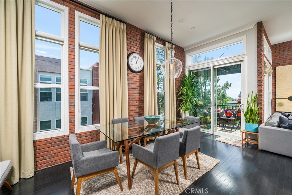 674 W 1st Street