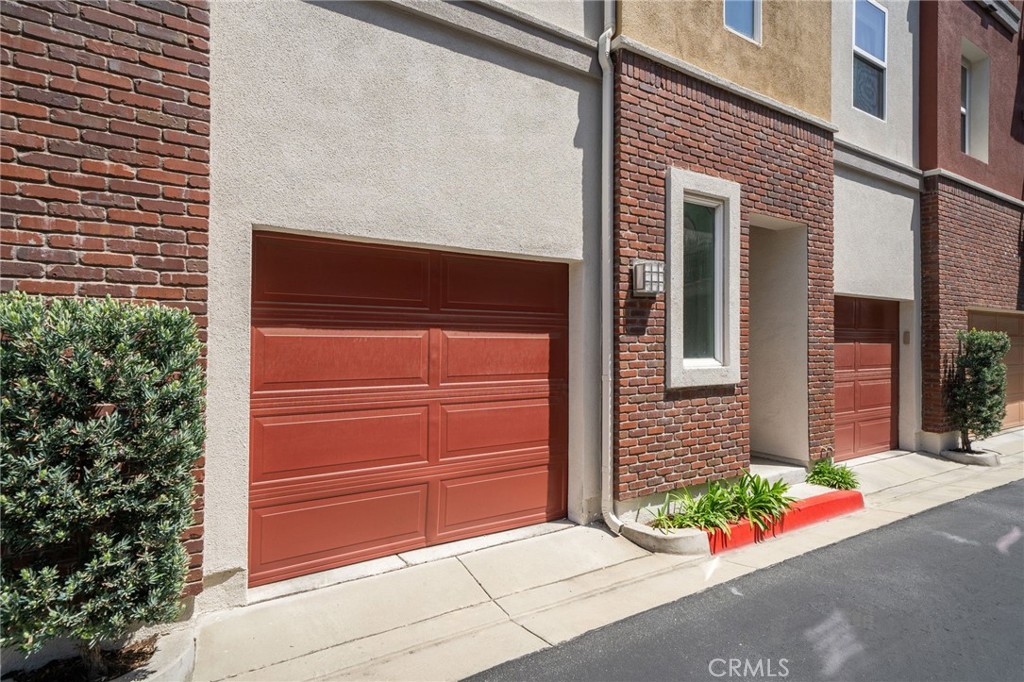 674 W 1st Street