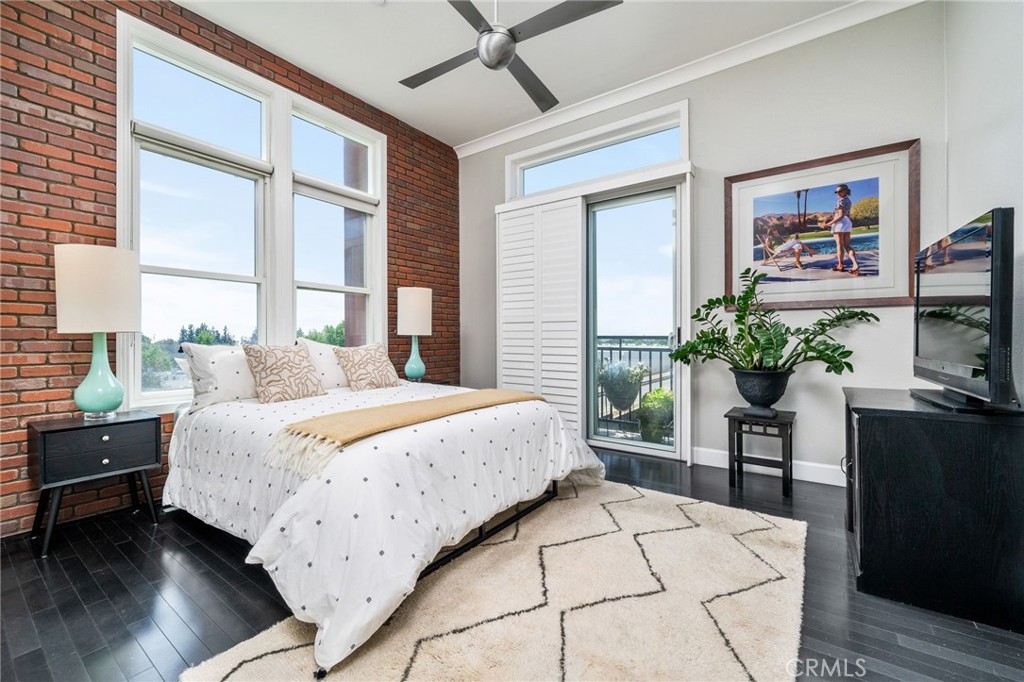 674 W 1st Street