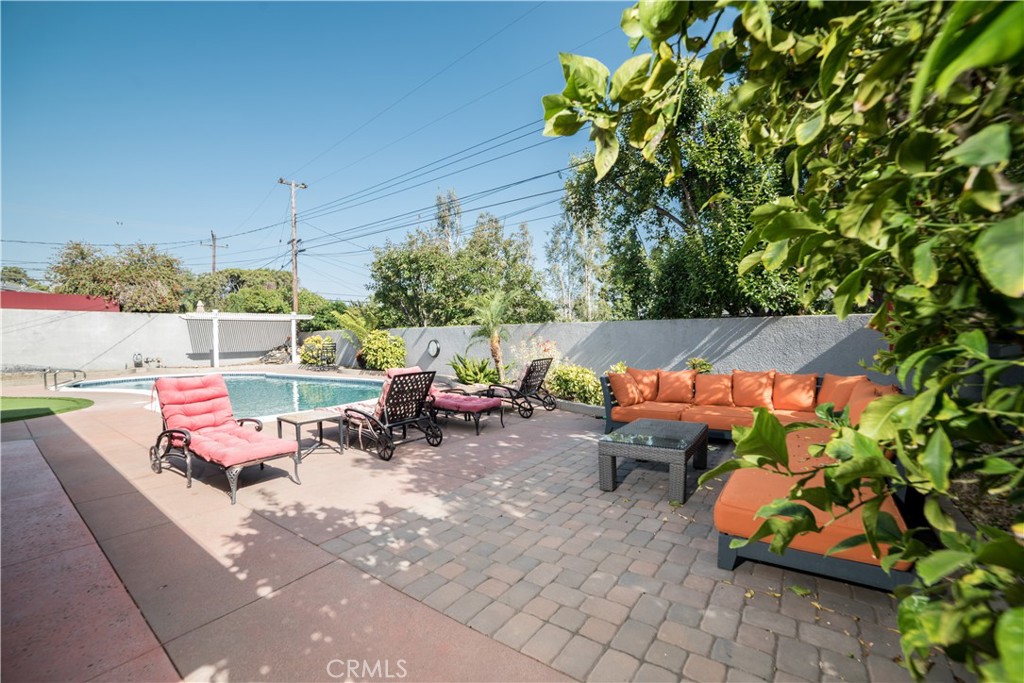 2372 W. Silver Tree Road