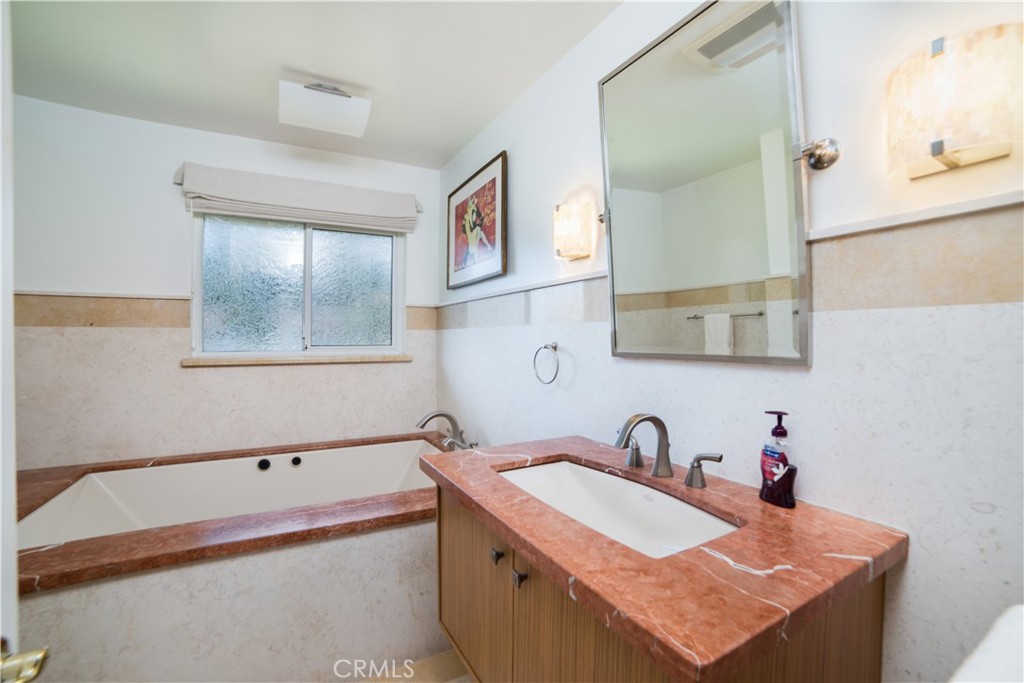 2372 W. Silver Tree Road