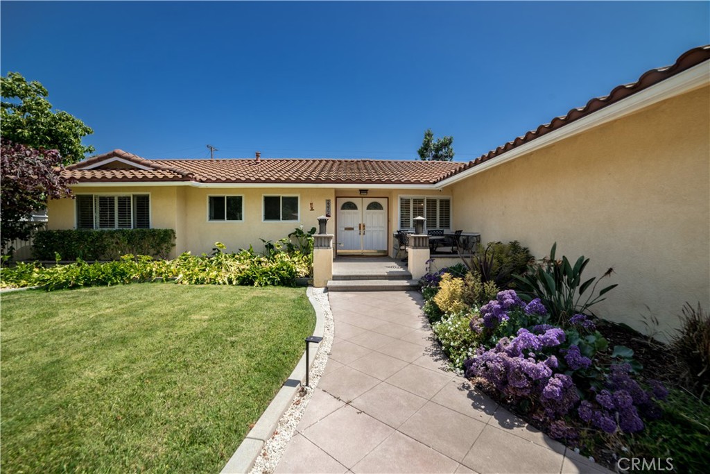 2372 W. Silver Tree Road