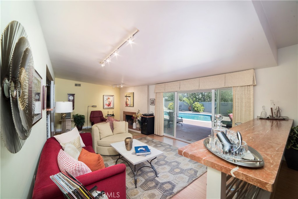 2372 W. Silver Tree Road
