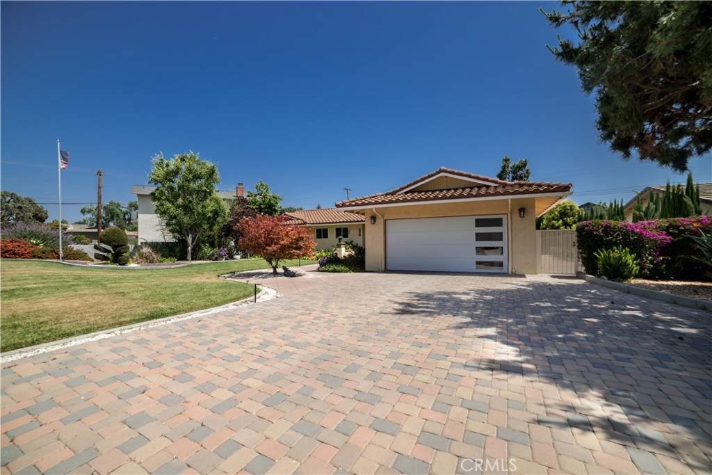 2372 W. Silver Tree Road