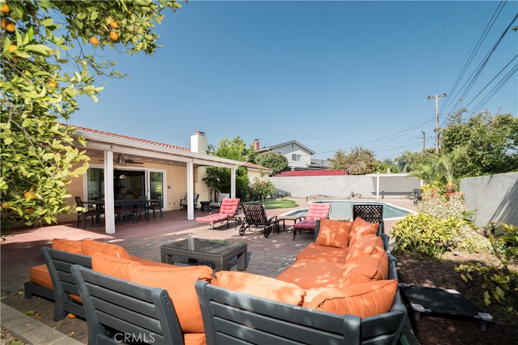 2372 W. Silver Tree Road