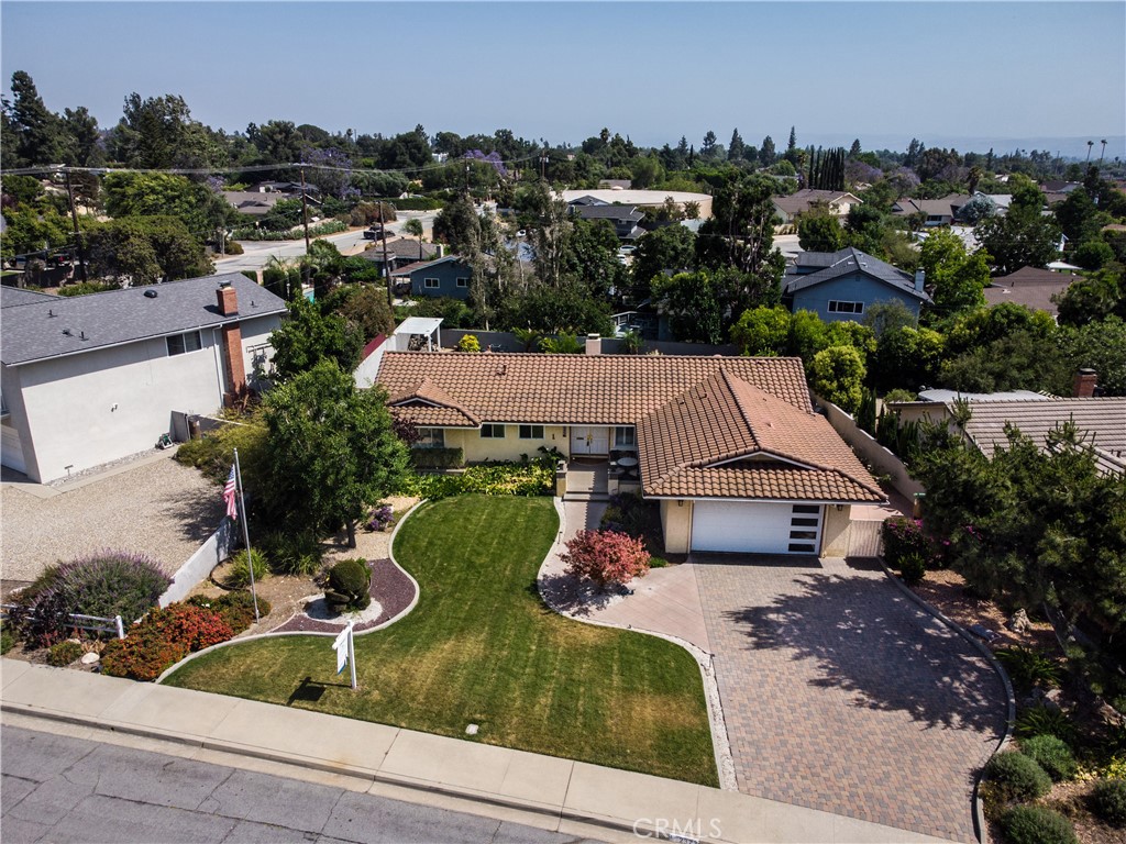 2372 W. Silver Tree Road
