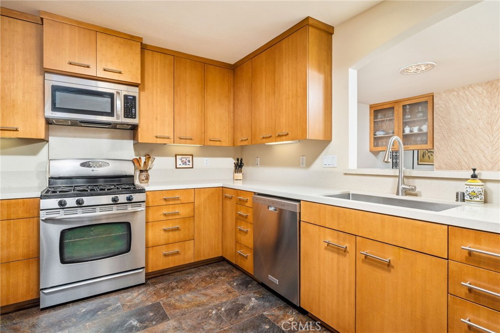 455 Champlain Drive