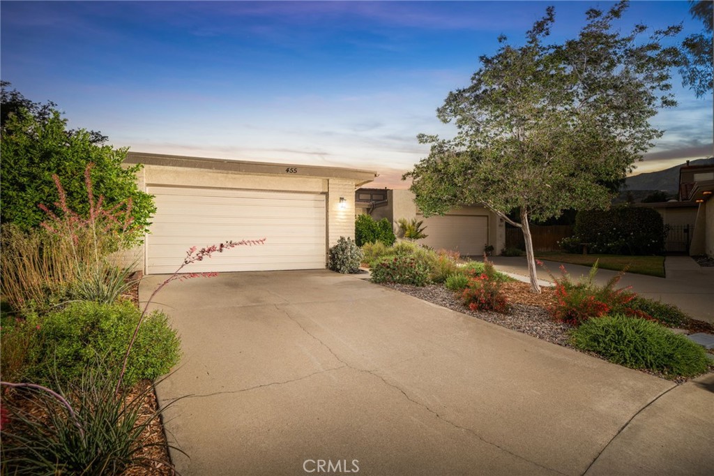 455 Champlain Drive