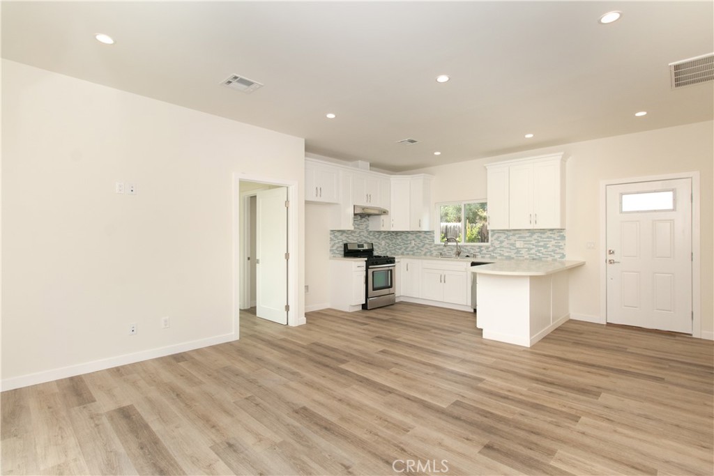 689 Clarion Place