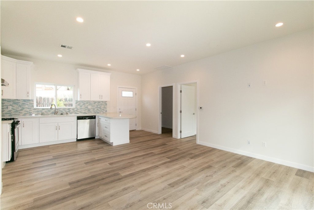 689 Clarion Place