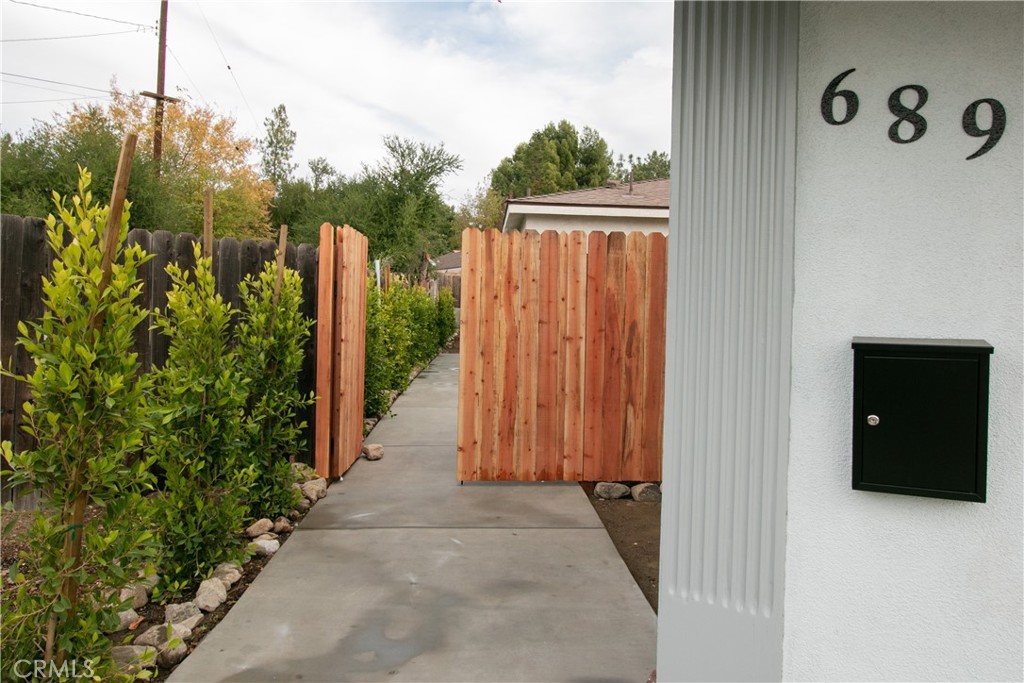 689 Clarion Place