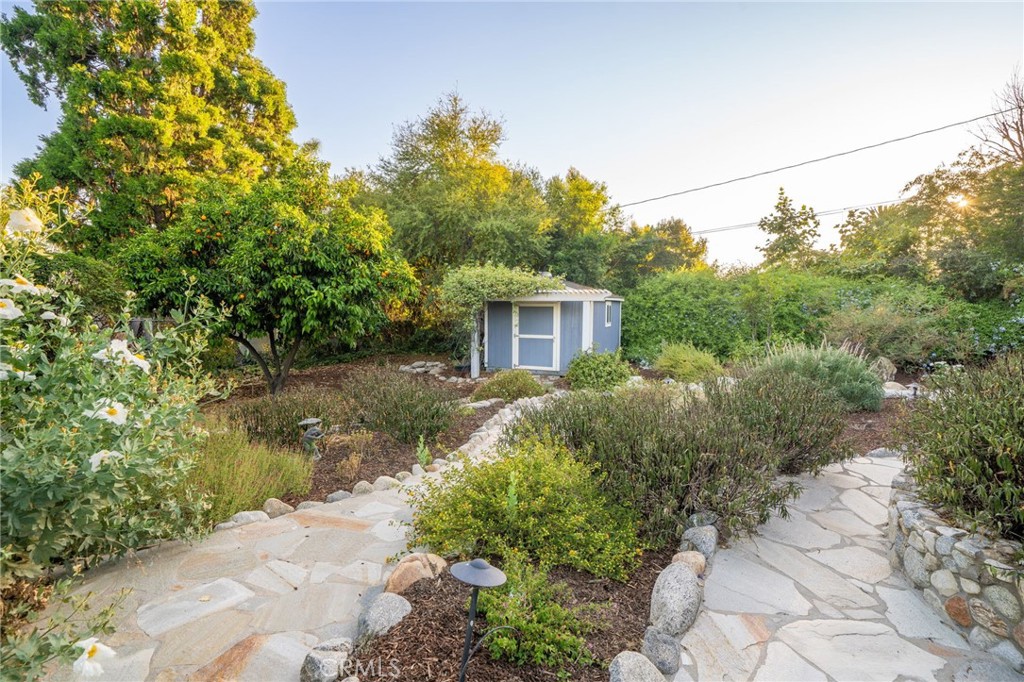 2945 N Rockmont Avenue