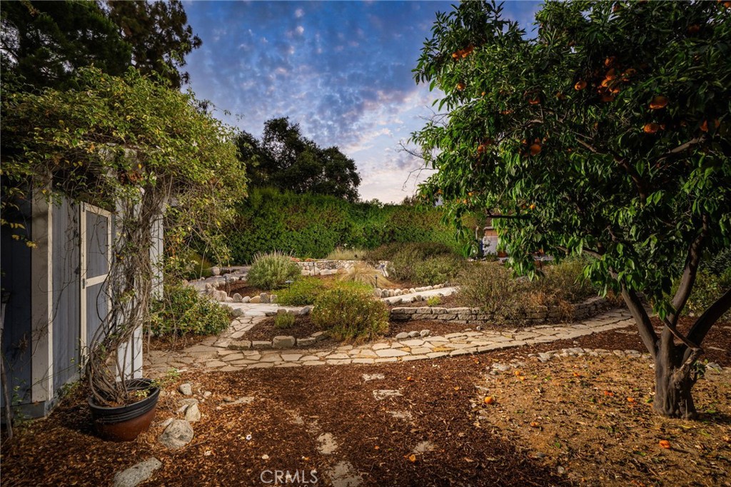 2945 N Rockmont Avenue