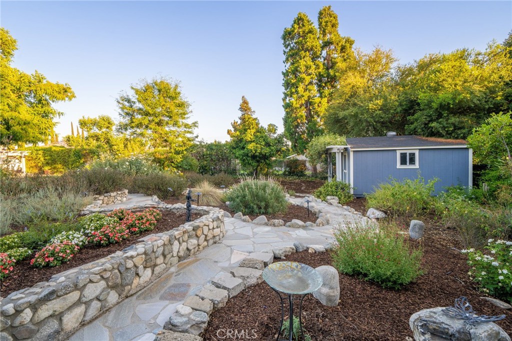 2945 N Rockmont Avenue