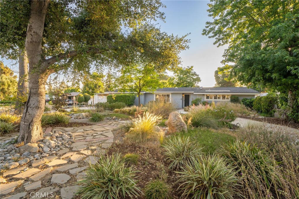 2945 N Rockmont Avenue