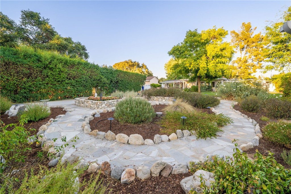 2945 N Rockmont Avenue