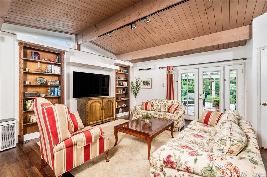 2945 N Rockmont Avenue