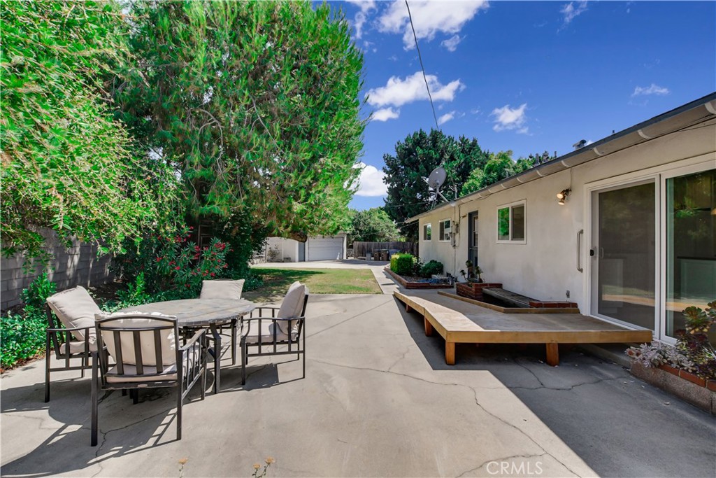 842 Knox Place