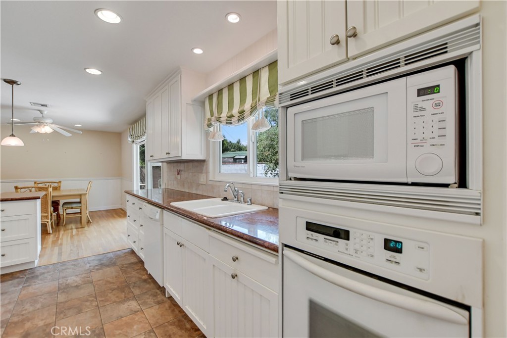 842 Knox Place