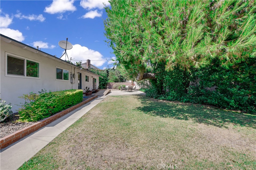842 Knox Place