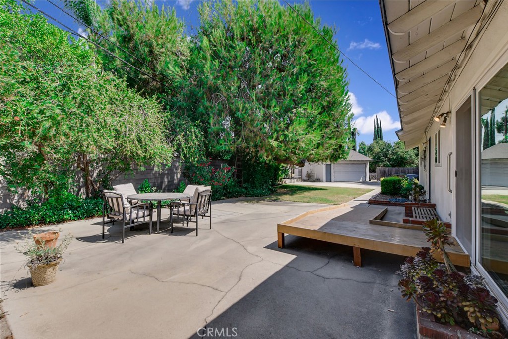 842 Knox Place