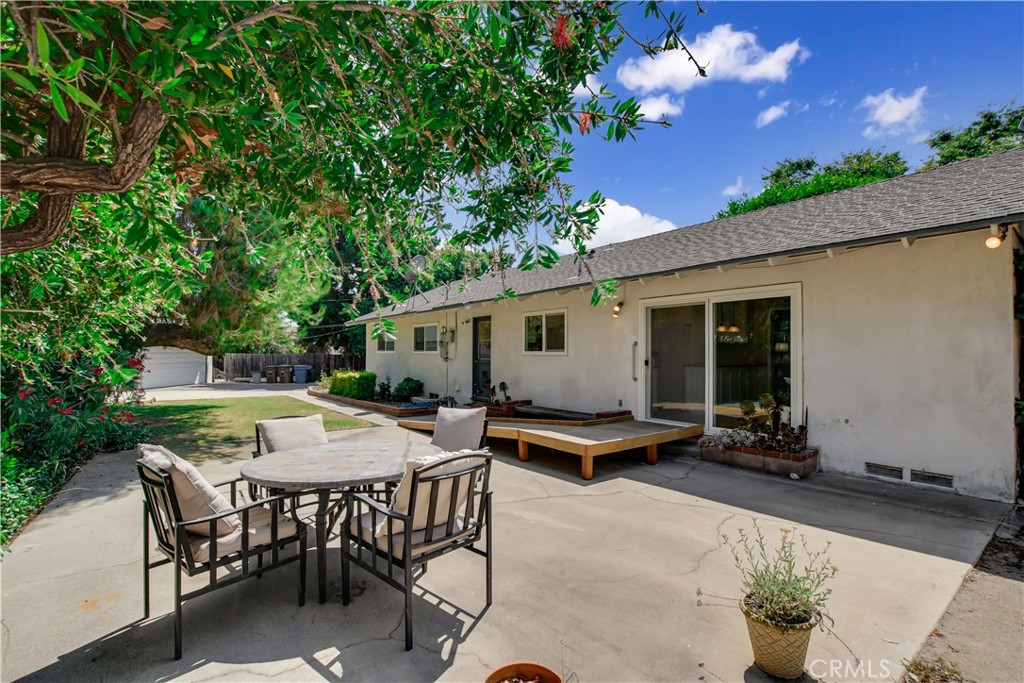 842 Knox Place