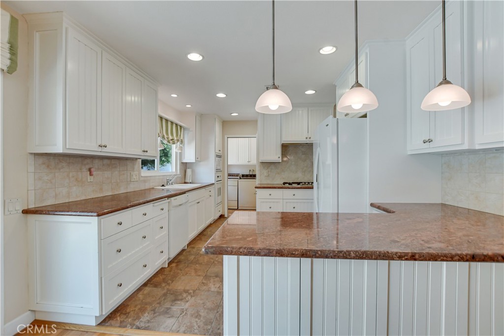 842 Knox Place