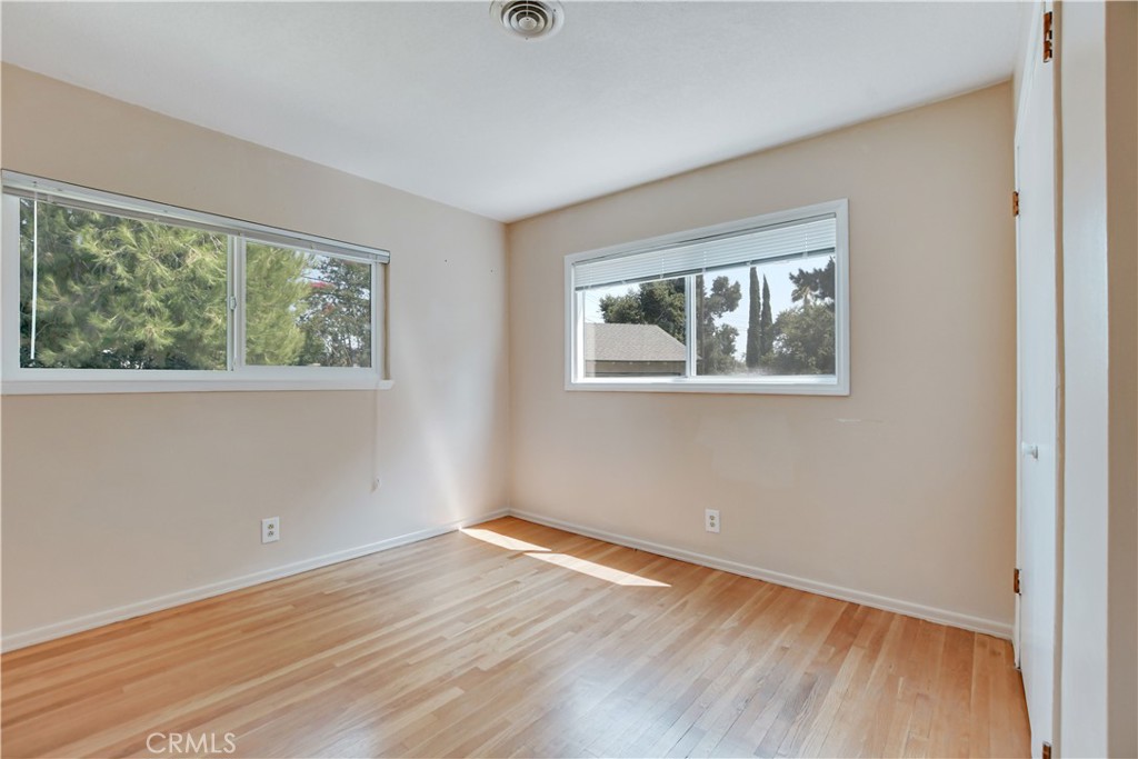 842 Knox Place