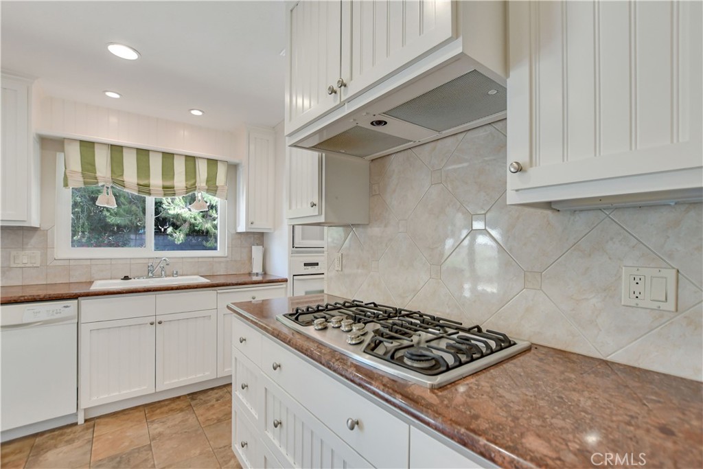 842 Knox Place