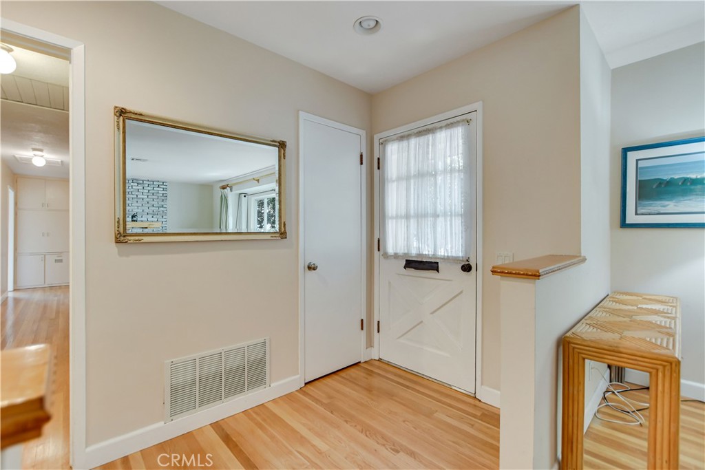 842 Knox Place